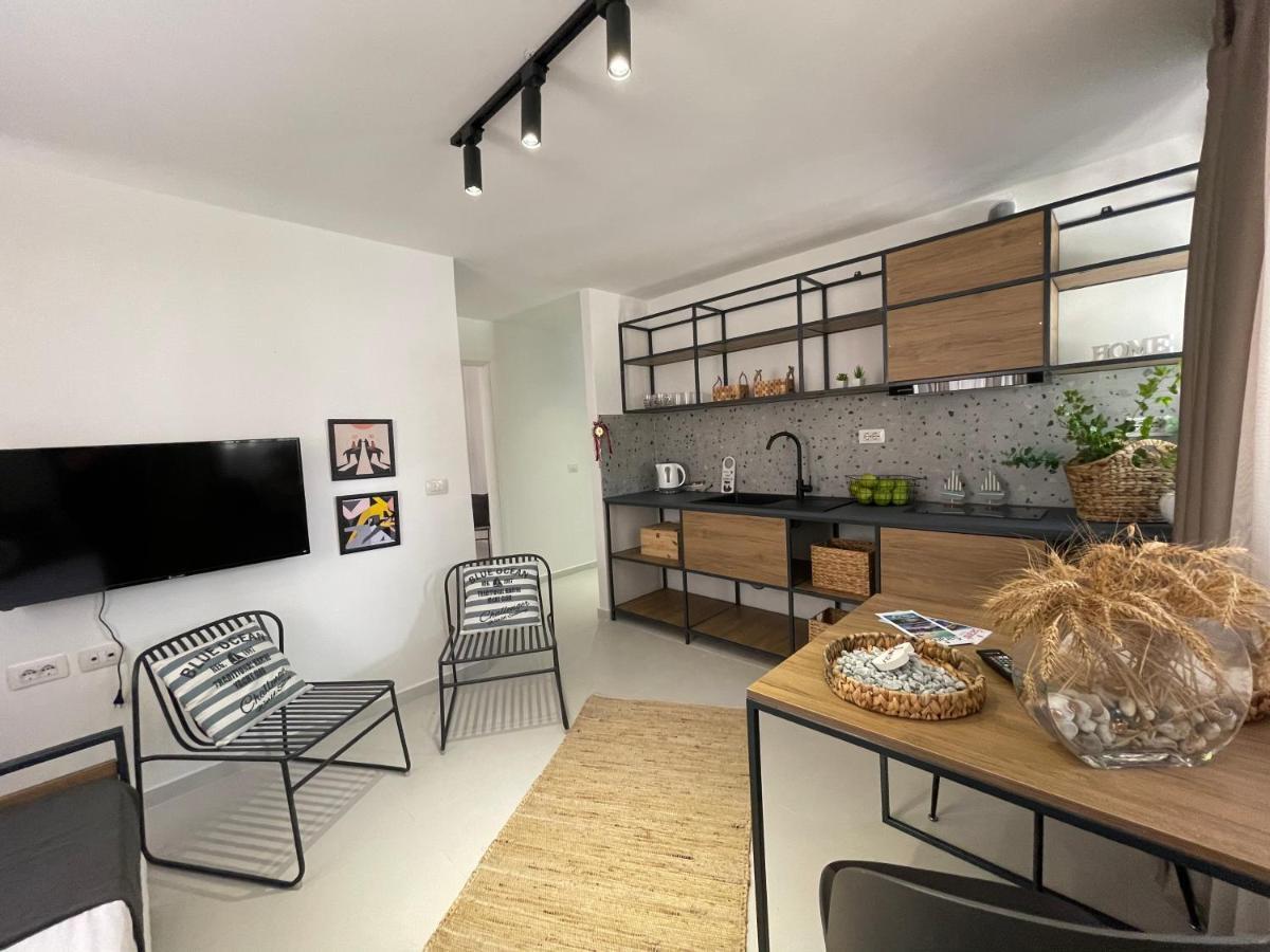 Vela Apartaments 4 Sarandë エクステリア 写真