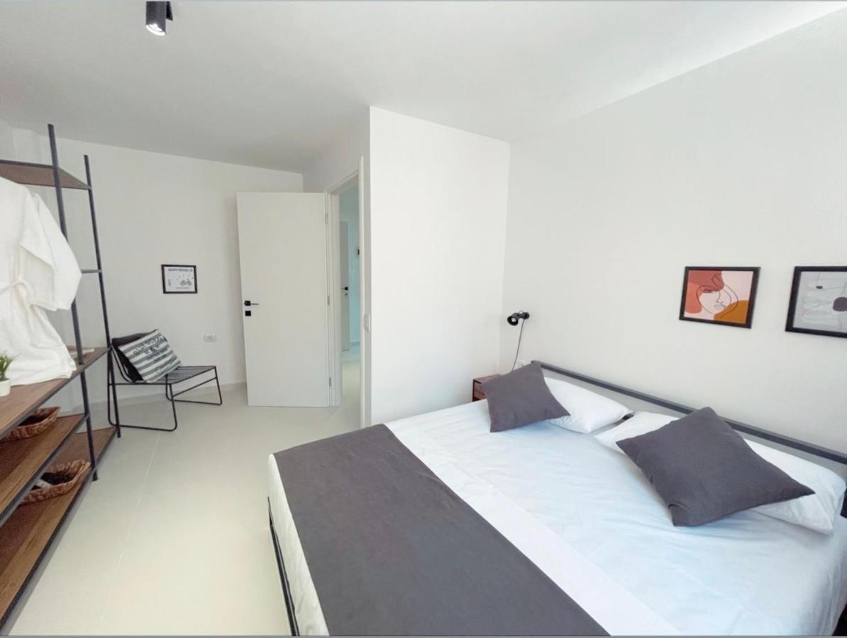 Vela Apartaments 4 Sarandë エクステリア 写真